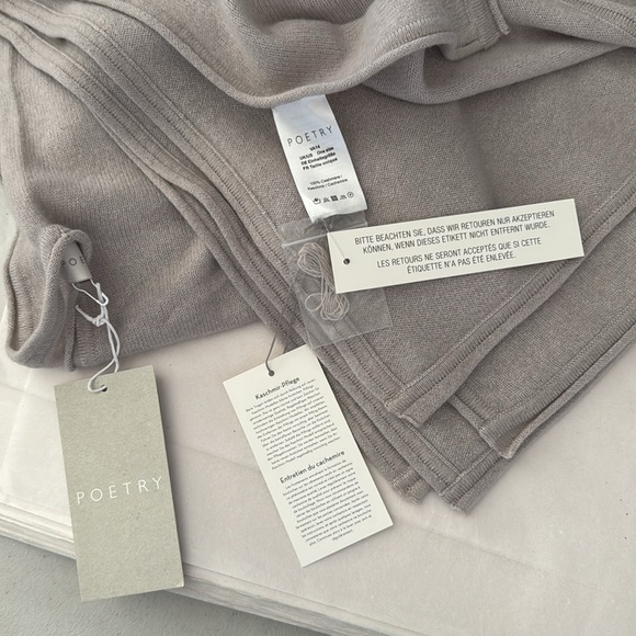 NWT. Poetry, 100% cashmere, wrap around poncho. - Picture 6 of 7